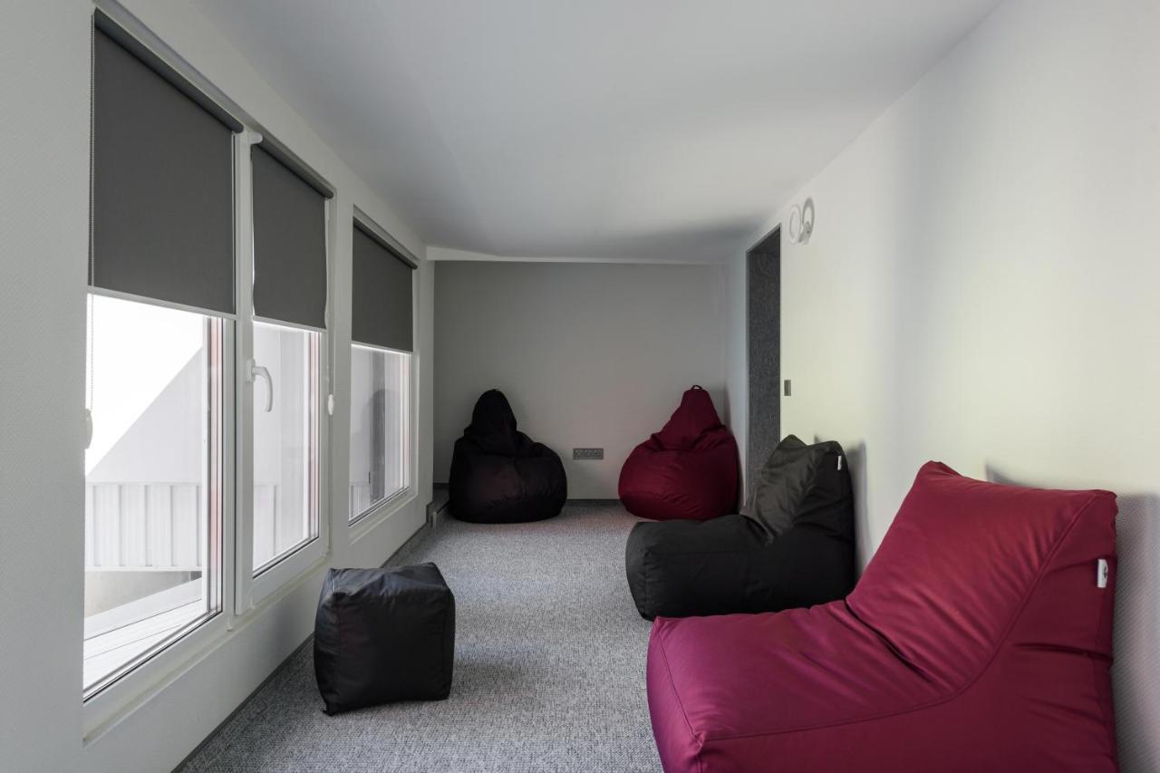 Apart Hotel Fusion Tsjernivsi Buitenkant foto