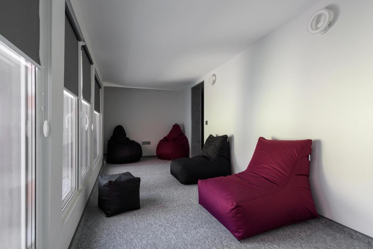 Apart Hotel Fusion Tsjernivsi Buitenkant foto